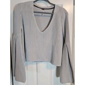 Free People Gray Chunky Knit Bell Sleeve Cropped Womens Size XS V Neck Pullover